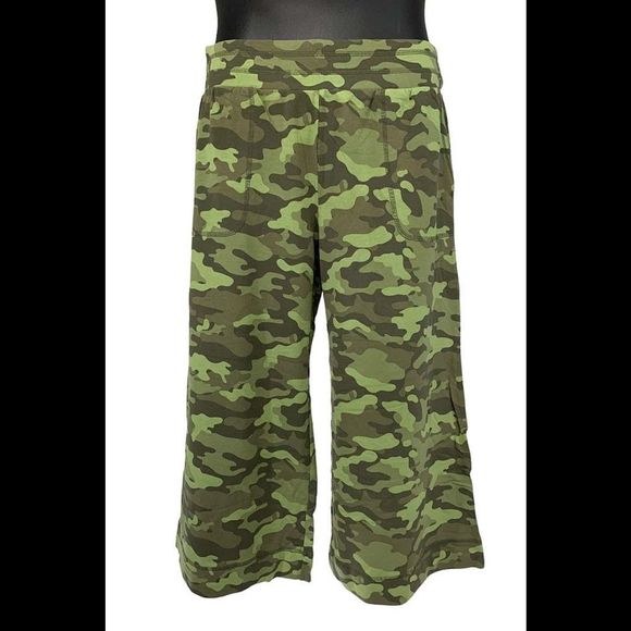 zuda Z-Knit Cropped Pants Olive Camo - Petite - Picture 1 of 1